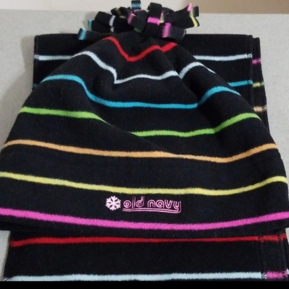 Old Navy Hat and Scarf set - Picture 11 of 11